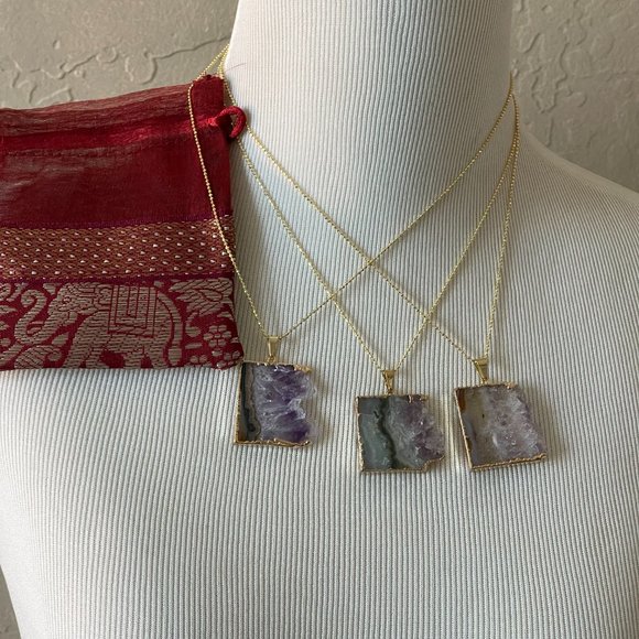 Amethyst Steclitile with Gold Surround | Chain Included | Made in Brazil | NWT - Picture 2 of 2